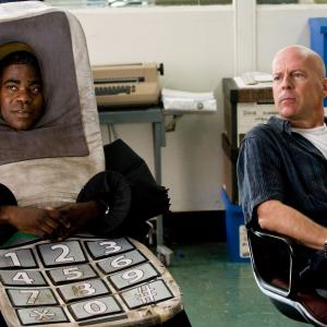 Still of Bruce Willis and Tracy Morgan in Tik nekvieskite faru! (2010)