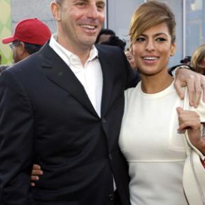 Eva Mendes and Neal H Moritz at event of Greiti ir Isiute 2 2003