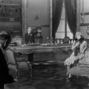 Still of Gaby Morlay and Albert Prjean in Les nouveaux messieurs 1929