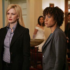 Still of Kathryn Morris and Tracie Thoms in Cold Case (2003)
