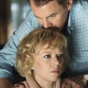 Still of Emily Bergl and Mark Moses in Nusivylusios namu seimininkes 2004