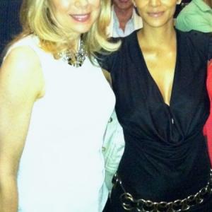 Jacqueline Murphy and Halle Berry at the premiere of 