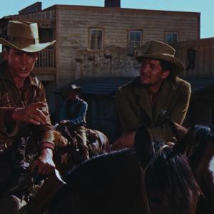 Still of Dean Martin and Ricky Nelson in Rio Bravo (1959)