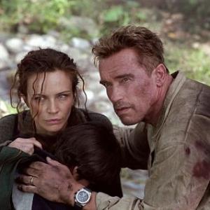 Still of Arnold Schwarzenegger and Francesca Neri in Kerstas 2002