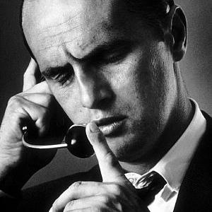 Bob Newhart enacting his telephone operator routine 1961