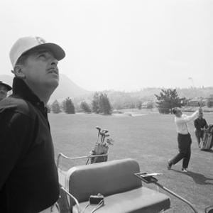 Bob Newhart golfing with Tennessee Ernie Ford