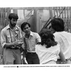Still of Sam Waterston and Haing S. Ngor in The Killing Fields (1984)