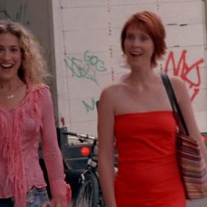 Still of Sarah Jessica Parker and Cynthia Nixon in Sex and the City 1998