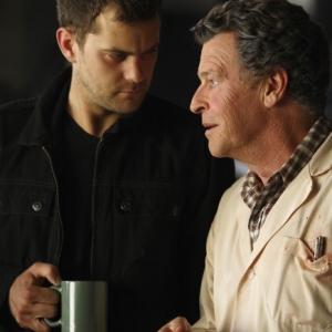 Still of Joshua Jackson and John Noble in Ties riba 2008