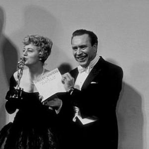 Academy Awards 32nd Annual Shelley Winters and Edmond OBrien