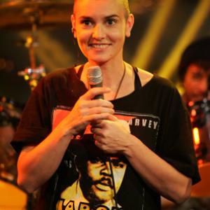 Sinéad O'Connor at event of The Late Late Show with Craig Ferguson (2005)