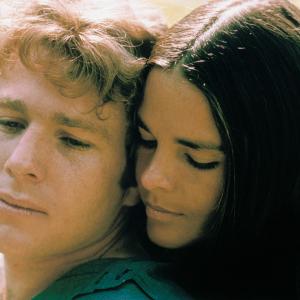 Still of Ali MacGraw and Ryan O'Neal in Love Story (1970)