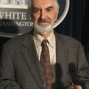 Milo OShea at event of The West Wing 1999
