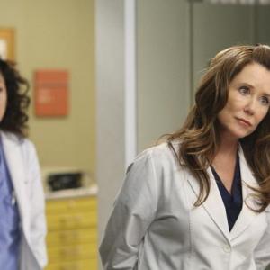 Still of Mary McDonnell and Sandra Oh in Grei anatomija 2005