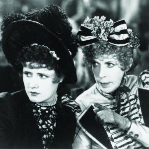 Still of Irene Dunne and Edna May Oliver in Cimarron 1931