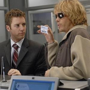 Still of Bret Harrison and Eric Christian Olsen in The Loop 2006