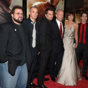 Bruce Willis, Kevin Smith, Justin Long, Timothy Olyphant, Mary Elizabeth Winstead and Len Wiseman at event of Kietas riesutelis 4.0 (2007)