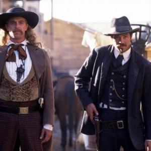Still of Keith Carradine and Timothy Olyphant in Deadwood (2004)