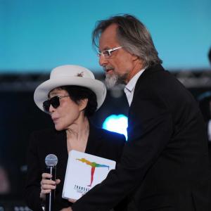 Yoko Ono accepts Transatlantyk Glocal Hero Award 2013 from Jan AP Kaczmarek