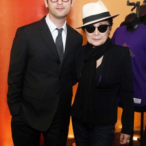 Yoko Ono and Josh Fox at event of Gasland Part II (2013)