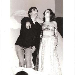 Antonio Orfan con Nadia Buracchi in una scena di Upupa my dream is my rebel king