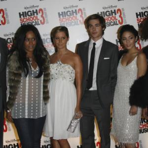 Corbin Bleu, Kenny Ortega, Ashley Tisdale, Vanessa Hudgens, Zac Efron and Amel Bent at event of High School Musical 3: Senior Year (2008)