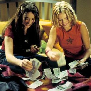 Still of Elisha Cuthbert and Sarah Osman in Lucky Girl (2001)