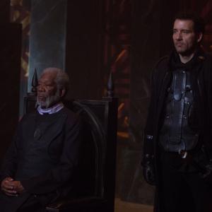 Still of Morgan Freeman and Clive Owen in Paskutiniai riteriai 2015