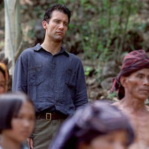 Still of Clive Owen in Beyond Borders 2003