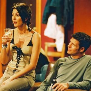 Still of Gina Bellman and Lloyd Owen in Coupling (2000)