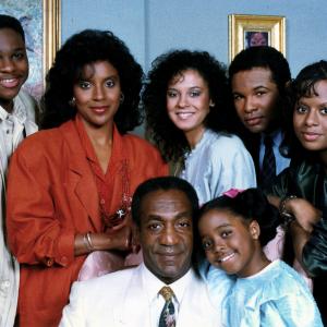 Still of Bill Cosby, Tempestt Bledsoe, Sabrina Le Beauf, Geoffrey Owens, Keshia Knight Pulliam, Phylicia Rashad and Malcolm-Jamal Warner in The Cosby Show (1984)