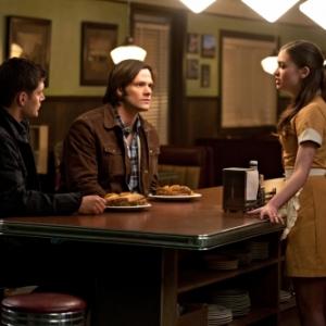 Still of Jensen Ackles, Jared Padalecki and Julia Maxwell in Supernatural (2005)