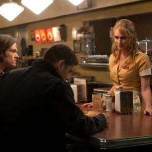 Still of Jensen Ackles, Jared Padalecki and Samantha Smith in Supernatural (2005)