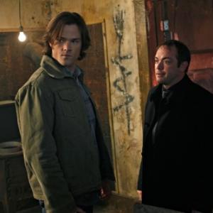 Still of Jared Padalecki and Mark Sheppard in Supernatural (2005)