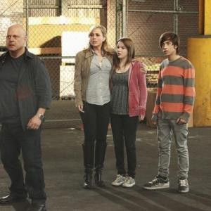 Still of Julie Benz, Michael Chiklis, Lucy Lawless and Kay Panabaker in No Ordinary Family: No Ordinary Beginning (2011)