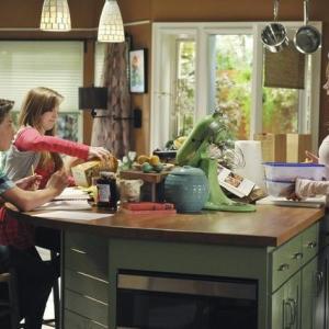 Still of Julie Benz and Kay Panabaker in No Ordinary Family 2010