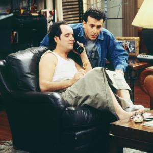 Still of Paul Reiser and John Pankow in Mad About You (1992)