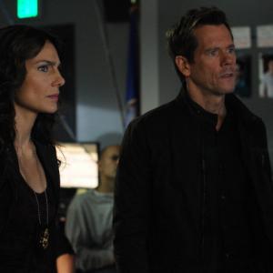 Still of Kevin Bacon and Annie Parisse in The Following 2013