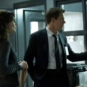 Still of Kevin Bacon and Annie Parisse in The Following 2013