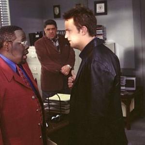Still of Matthew Perry Cedric the Entertainer and Vincent Pastore in Serving Sara 2002