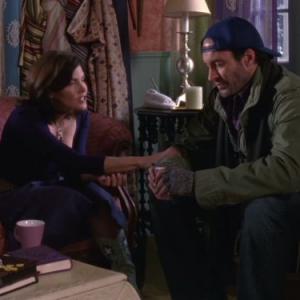 Still of Sherilyn Fenn and Scott Patterson in Gilmore Girls (2000)