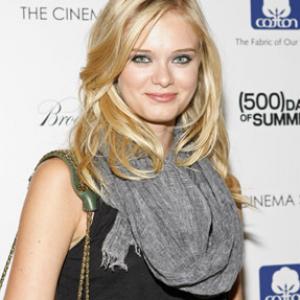 Sara Paxton at event of 500 Days of Summer 2009