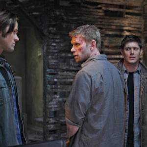 Still of Jensen Ackles Jared Padalecki and Mark Pellegrino in Supernatural 2005