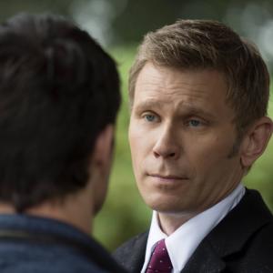 Still of Mark Pellegrino and Robbie Amell in The Tomorrow People 2013