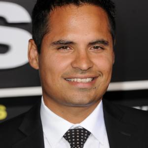 Michael Peña at event of 30 Minutes or Less (2011)