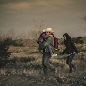 Still of Eva Longoria and Michael Pea in Frontera 2014