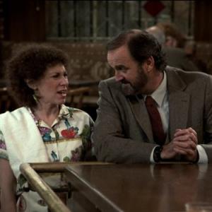 Still of John Cleese and Rhea Perlman in Cheers 1982