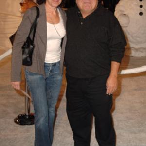 Danny DeVito and Rhea Perlman at event of Milijonas sventiniu lempuciu 2006