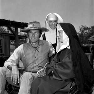 Still of Clint Eastwood and Gigi Perreau in Rawhide (1959)