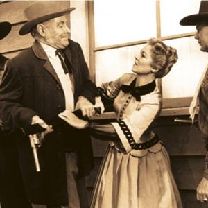 Still of Ernest Borgnine, George Macready, Jack Perrin and Claire Trevor in The Stranger Wore a Gun (1953)